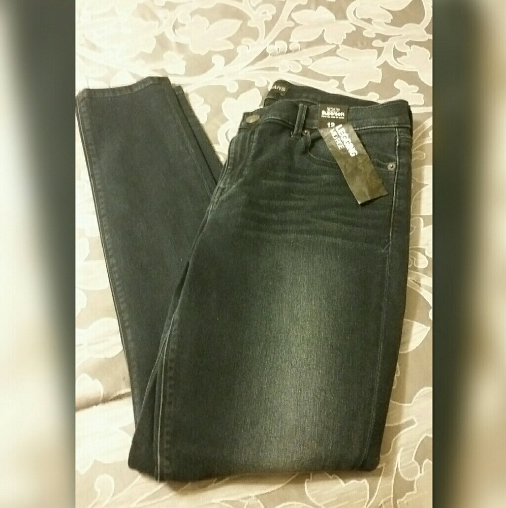 💕💕NEW Express Mid-rise legging jeans💕💕